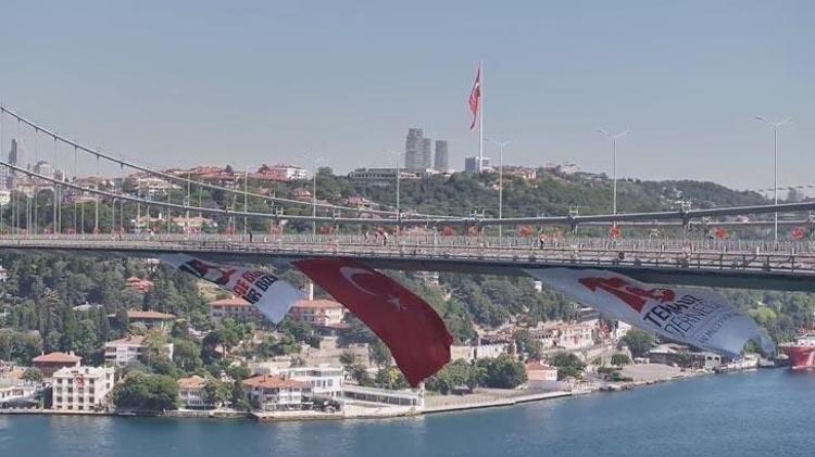 ‘15 TEMMUZ ŞEHİTLERİNE ALLAHTAN RAHMET DİLİYORUZ’