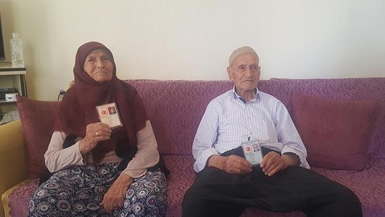 Biri 100 yaşında diğeri 103 Asırlık çift uzun yaşamın sırrını verdi: Sofralarından tek bir besini asla eksik etmiyorlar