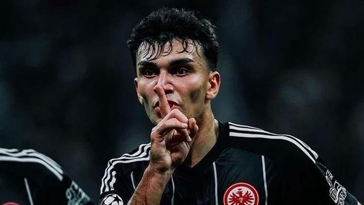 Frankfurt cephesinden Can Uzun açıklaması Cimbom’a kötü haber