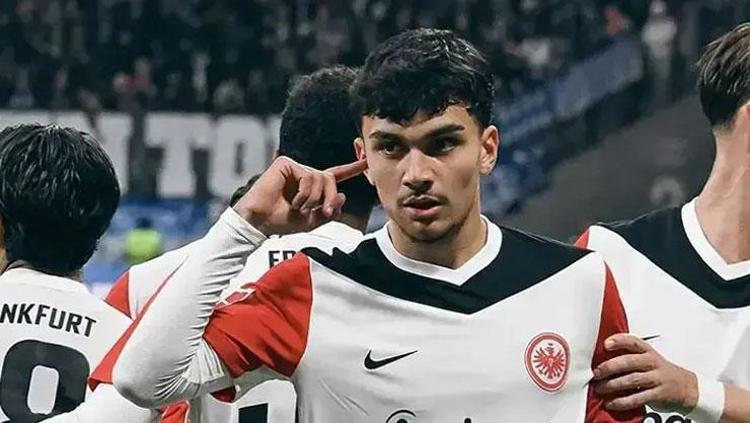 Frankfurt cephesinden Can Uzun açıklaması Cimbom’a kötü haber