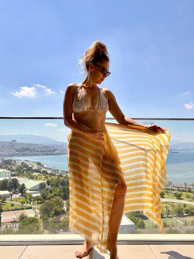 Evrim Alasyanın bikinili pozlarına beğeni ve yorum yağdı