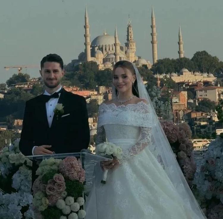 EVLENDİLER