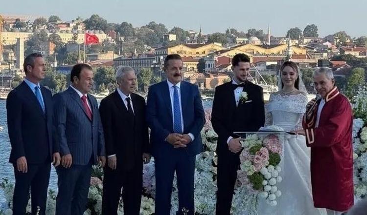 Fenerbahçeli İsmail Yüksek ve Esin Matraş evlendi