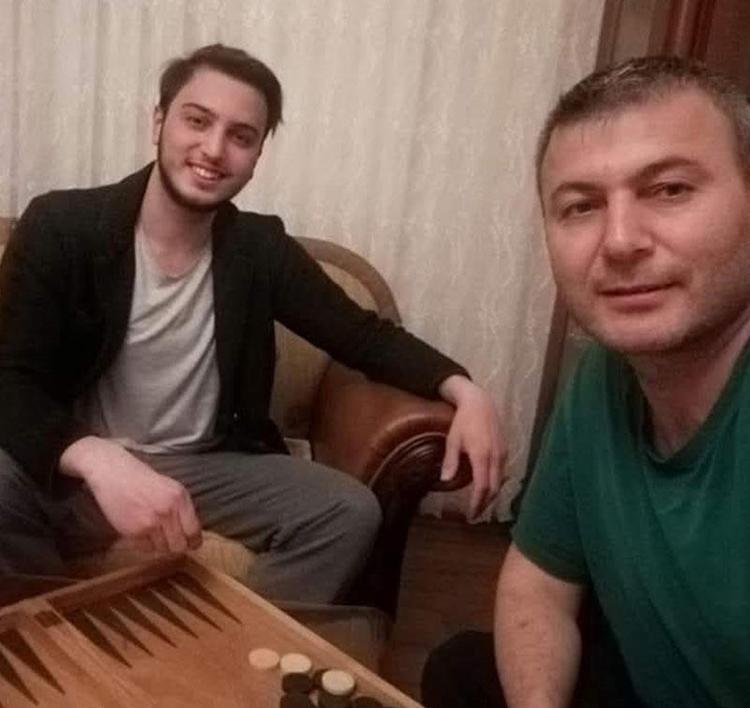 Evlat acısını elleriyle yeşertti​ Her gün aynı tabelaya sesleniyor: İyi akşamlar Erenim