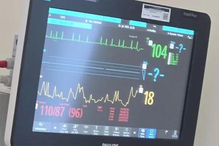 Doğum günü hazırlığı yaparken kötü haber geldi Tuba Ünsal annesinin hastaneye kaldırıldığını açıkladı