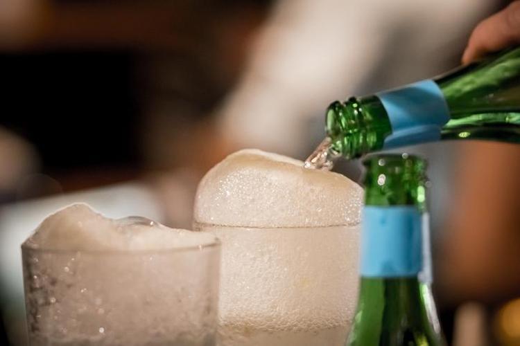 UZMANLARIN TAVSİYESİ: KENDİ CAM ŞİŞESİNDE VE BEKLETMEDEN