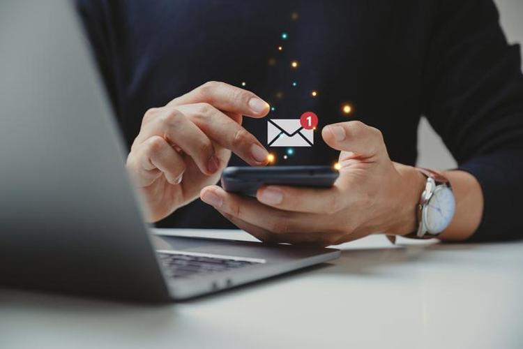 ​Cümle sonundaki nokta rest çekmek sayılıyor Uzmanlar uyardı: WhatsAppta bunu sakın yapmayın