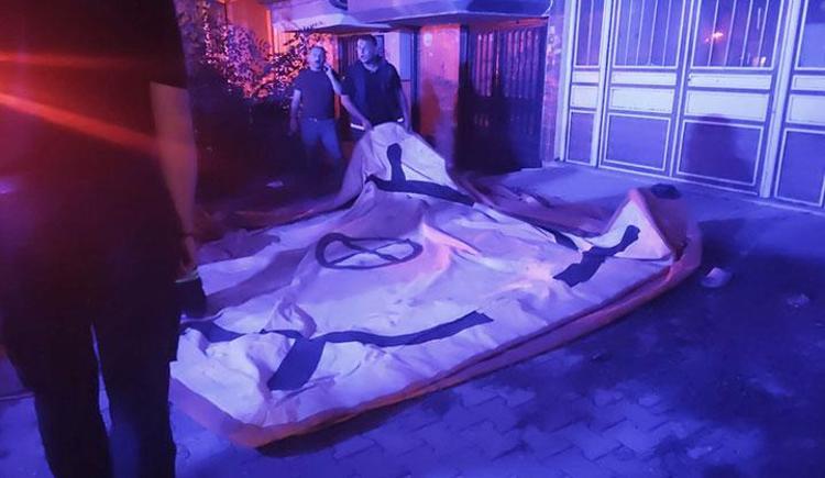 Kendi evine çatıdan girmek isteyen adam 3üncü kattan düştü