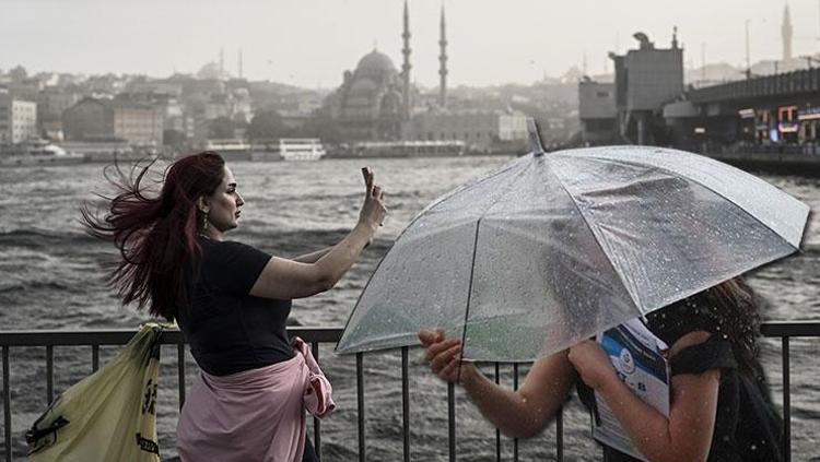Meteoroloji alarm verdi Cumartesi gününe dikkat: Çok kuvvetli yağış kapıda
