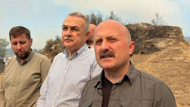 Bakan Yumaklı orman yangınlarındaki son durumu açıkladı 213 yangın kontrol altına alındı: 10 il için kritik uyarı