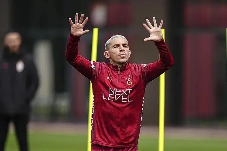 Galatasaraylı Lucas Torreiraya yumruklu saldırı davasında istenen ceza belli oldu