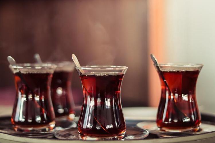 ÇAYIN ACIMASI VE BAYATLAMASININ ASIL NEDENİ