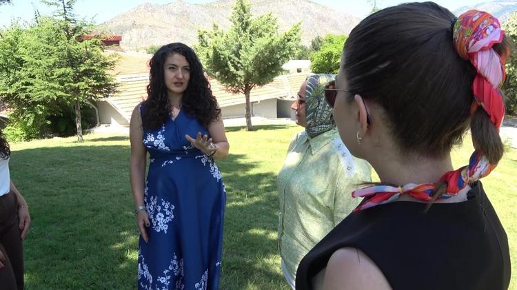 İş görüşmesine giderken sakın bu rengi giymeyin: Uzmanlar elenme riskine karşı uyardı