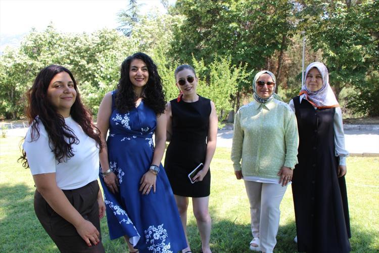 İş görüşmesine giderken sakın bu rengi giymeyin: Uzmanlar elenme riskine karşı uyardı