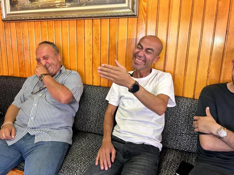 Kemal Sunalın Gülen Adam filmi Ankarada gerçek oldu Taksiye binen yolcular neye uğradığını şaşırdı