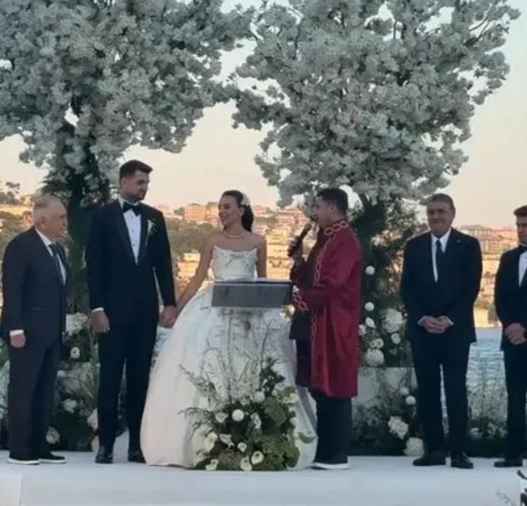 NİKAH ŞAHİTLERİ O İKİ SÜRPRİZ İSİM OLDU