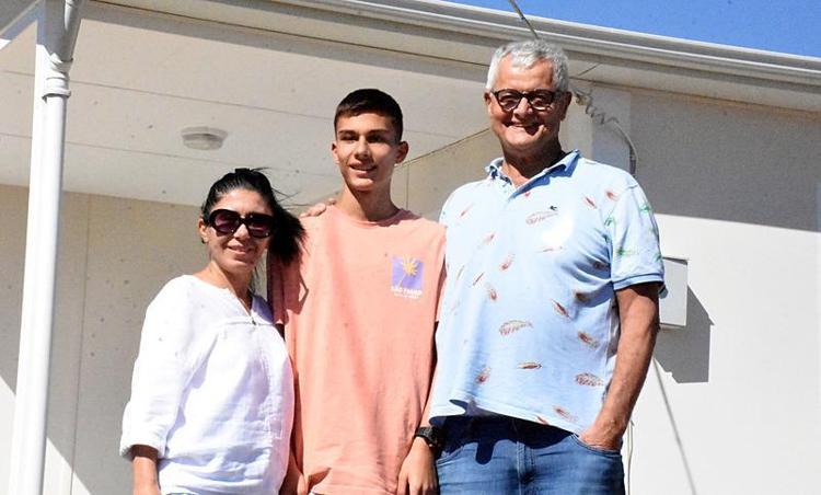 Eski manken Engin Koçun Ajda Pekkan ve Semiramis Pekkan ile pozu gündem oldu