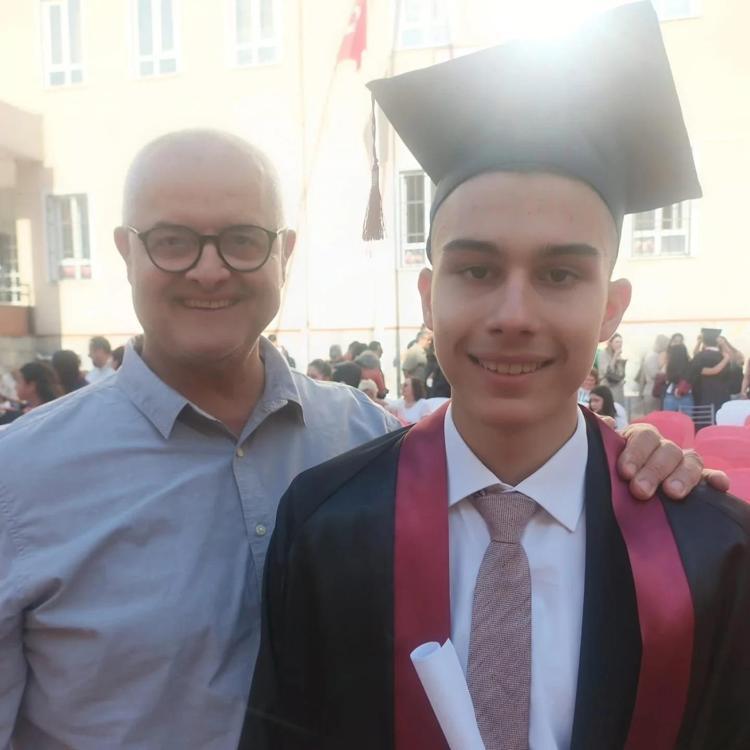 Eski manken Engin Koçun Ajda Pekkan ve Semiramis Pekkan ile pozu gündem oldu
