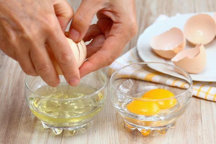 YAŞLANMA KARŞITI ETKİSİYLE ÖNE ÇIKAN TEK MALZEME: YUMURTA AKI