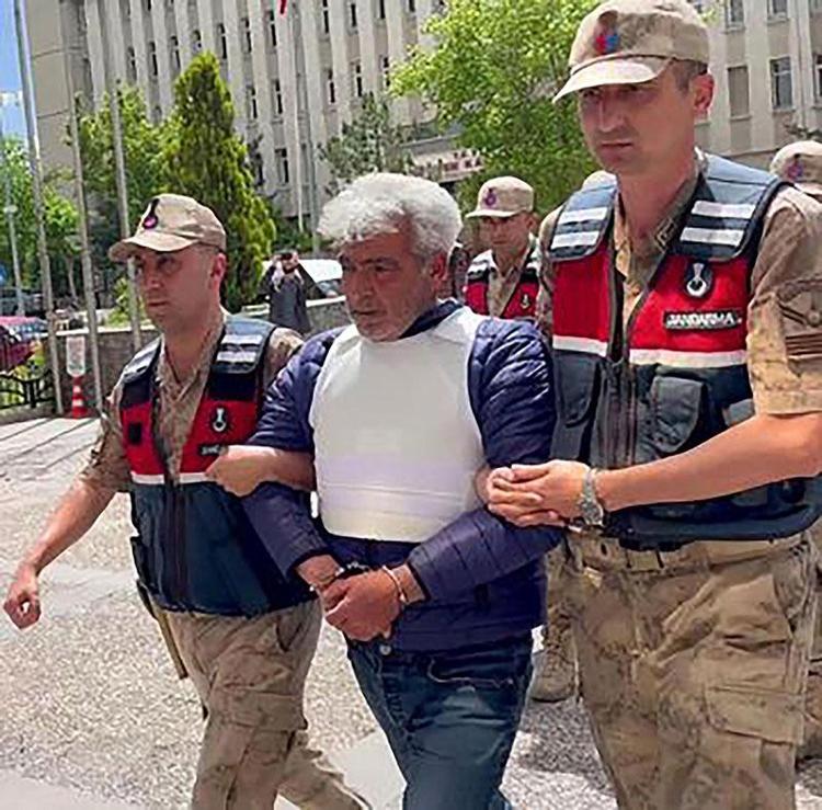 Kocasını kürekle öldürüp Beni başka erkeklerle ilişkiye zorluyordu demişti Yargıtay cezayı onadı