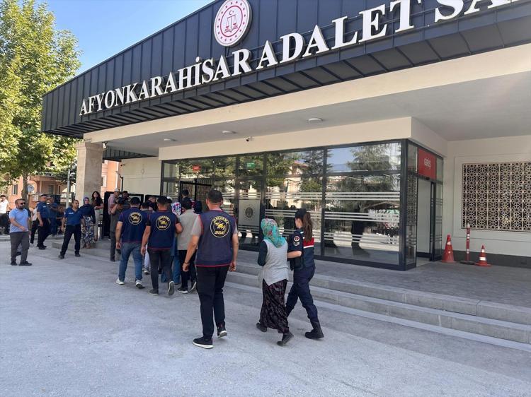 JASAT 5 KİŞİYİ GÖZALTINA ALDI