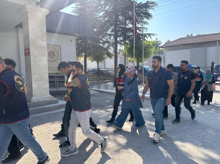 KÜÇÜK ÇOCUĞUN ÖLMEDEN ÖNCE DE DAYAK YEDİĞİ ORTAYA ÇIKTI