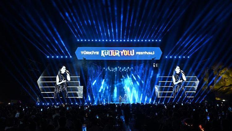 Nevşehir Kültür Yolu Festivalinde Merve Özbey coşkusu