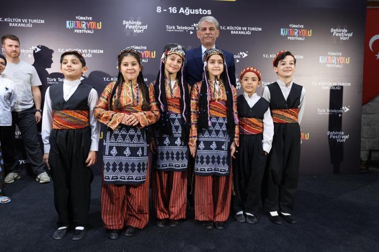 AÇILIŞLARIN ARDINDAN FESTİVAL PROGRAMI BAŞLADI