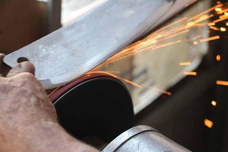 BABAM VAN’A GELDİĞİNDE ŞEHİRDE TESTERE BİLEYİCİSİ YOKTU