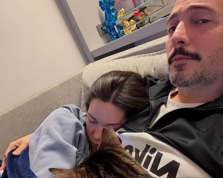 Aşıklar tatilde Oğuzhan Koç ve Hazal Subaşından yeni kare