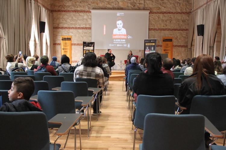 İKİ ASIRLIK KIŞLADAN DÜNYAYA ÖRNEK KÜTÜPHANE