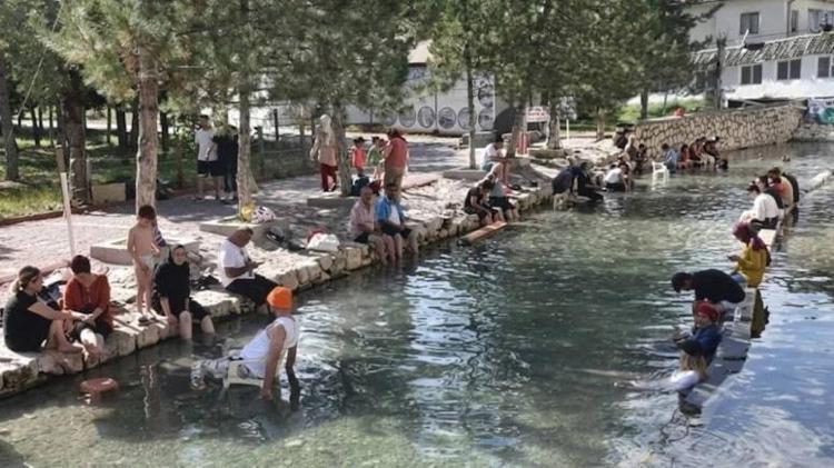 SANİYEDE 300 LİTREYE YAKIN BİR SU KAYNAĞIMIZ VAR