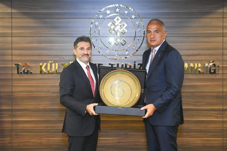 Bakan Ersoy, Hizmet İhracatçıları Birliği yönetimini kabul etti Hizmet ihracatının geleceği bakanlıkta ele alındı