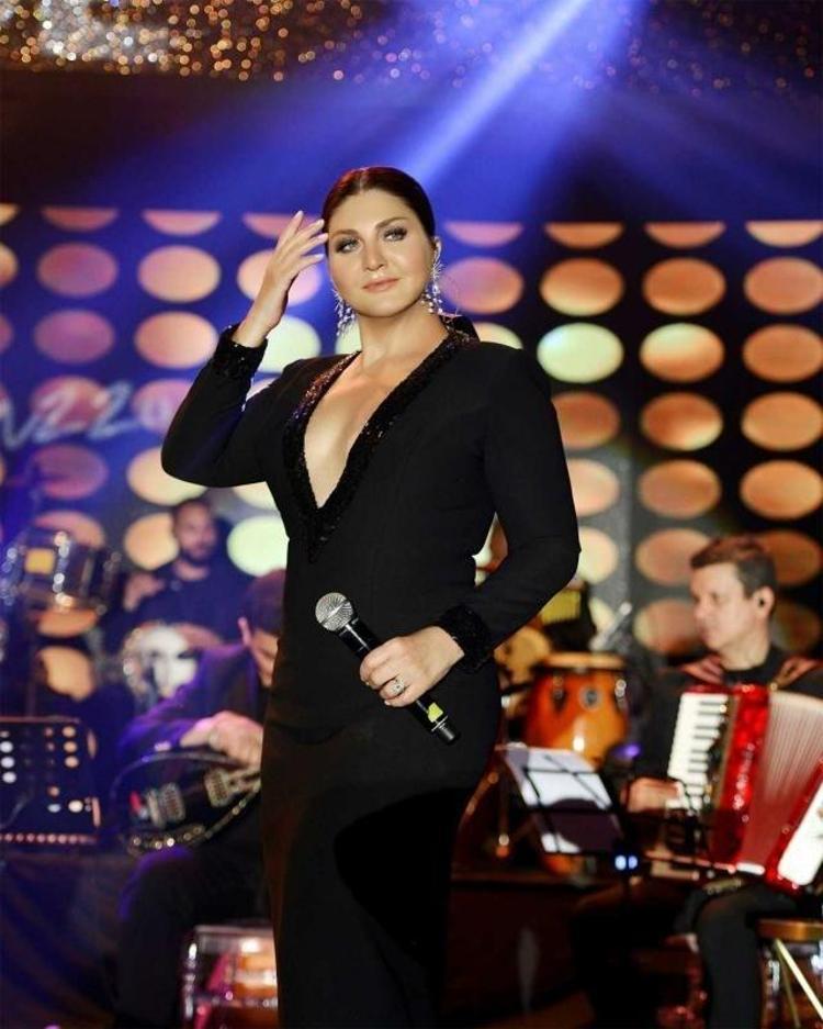 Sibel Can, oğlu Emir Aksütün yeni yaşını kutladı, paylaşımına beğeni yağdı