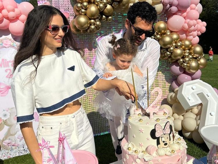 Aylardır sır gibi saklıyorlarmış Murat Yıldırım ve eşinden 2. bebek sürprizi