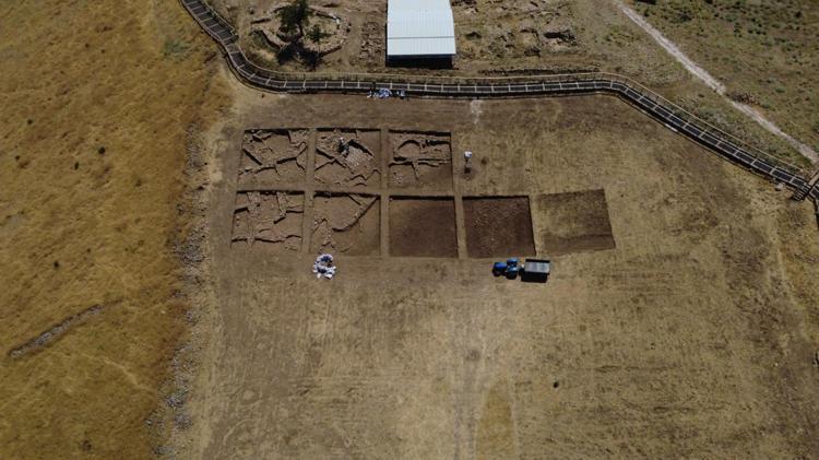 Göbeklitepenin kuzeyinde ilk kazı 80e 70 metrelik yeni alanda tarihin izleri aranıyor