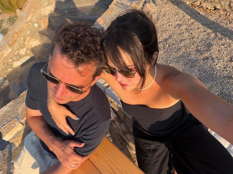 Evlilikteki krizler çözüldü Selahattin Paşalı ve eşinden tatil pozları