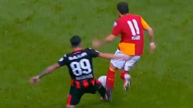 Galatasaray - Çorum FK maçının tartışmalı pozisyonlarını eski hakemler yorumladı