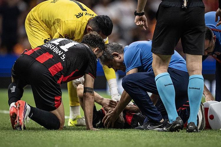Galatasaray - Çorum FK maçının tartışmalı pozisyonlarını eski hakemler yorumladı