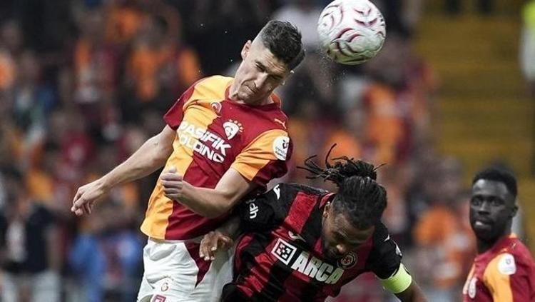 Okan Buruk’tan transfer sinyali Yönetim gaza bastı