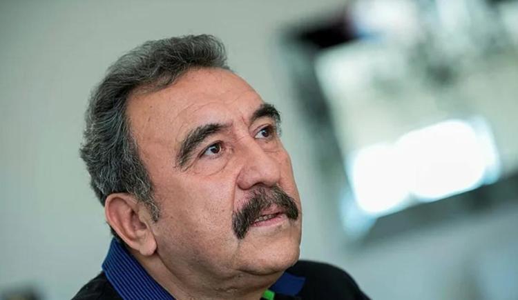 Ümit Besenin kızı Ezgi Besen evlendi Nikah töreninden ilk kareler geldi