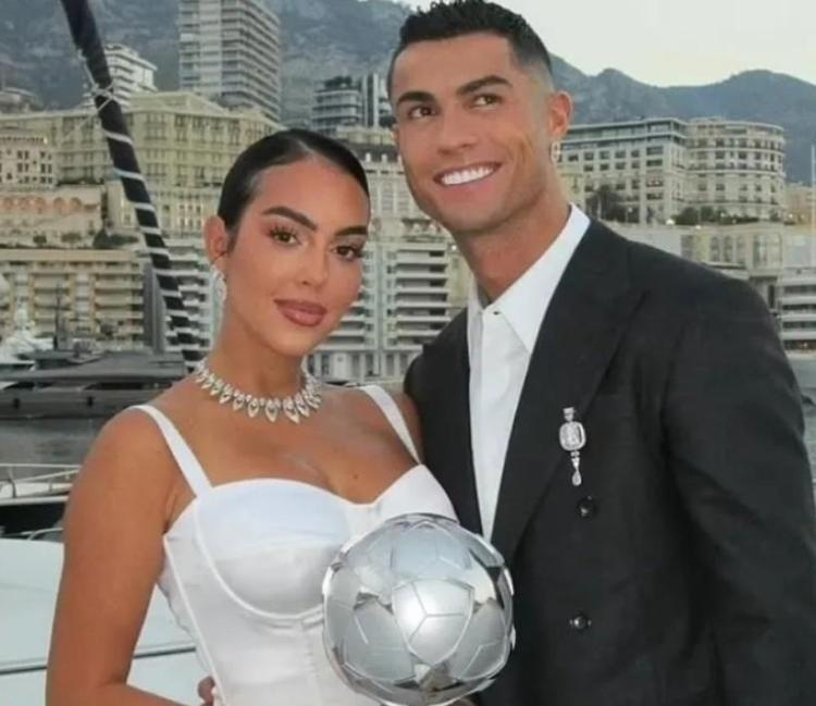 Cristiano Ronaldo ve Georgina Rodriguez’in evlilik sözleşmesindeki detay şaşırttı