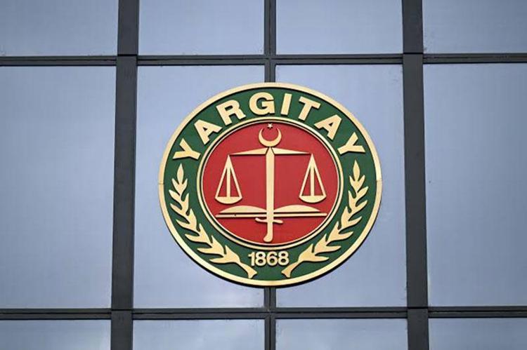 Patrona sitem e-postası atan yönetici istifa etmiş sayıldı, tazminatsız işinden oldu