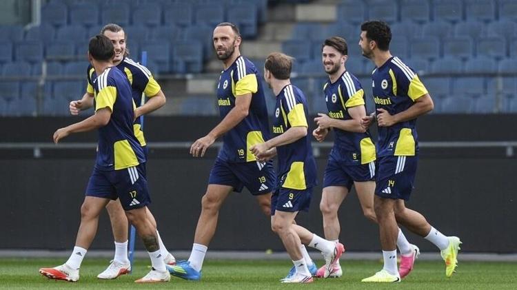 FENERBAHÇE LYON MUHTEMEL 11 | FENERBAHÇE LYON MAÇI CANLI İZLE ŞİFRESİZ NEREDEN İZLENİR FB LYON ŞAMPİYONLAR LİGİ MAÇI NE ZAMAN, SAAT KAÇTA, HANGİ KANALDA