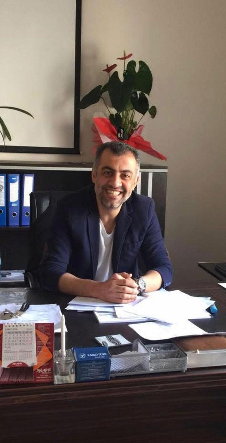 Babasının katilinin peşinden koşan oğlu da öldürüldü Eşini ve evladını kaybeden anne cenazede yıkıldı