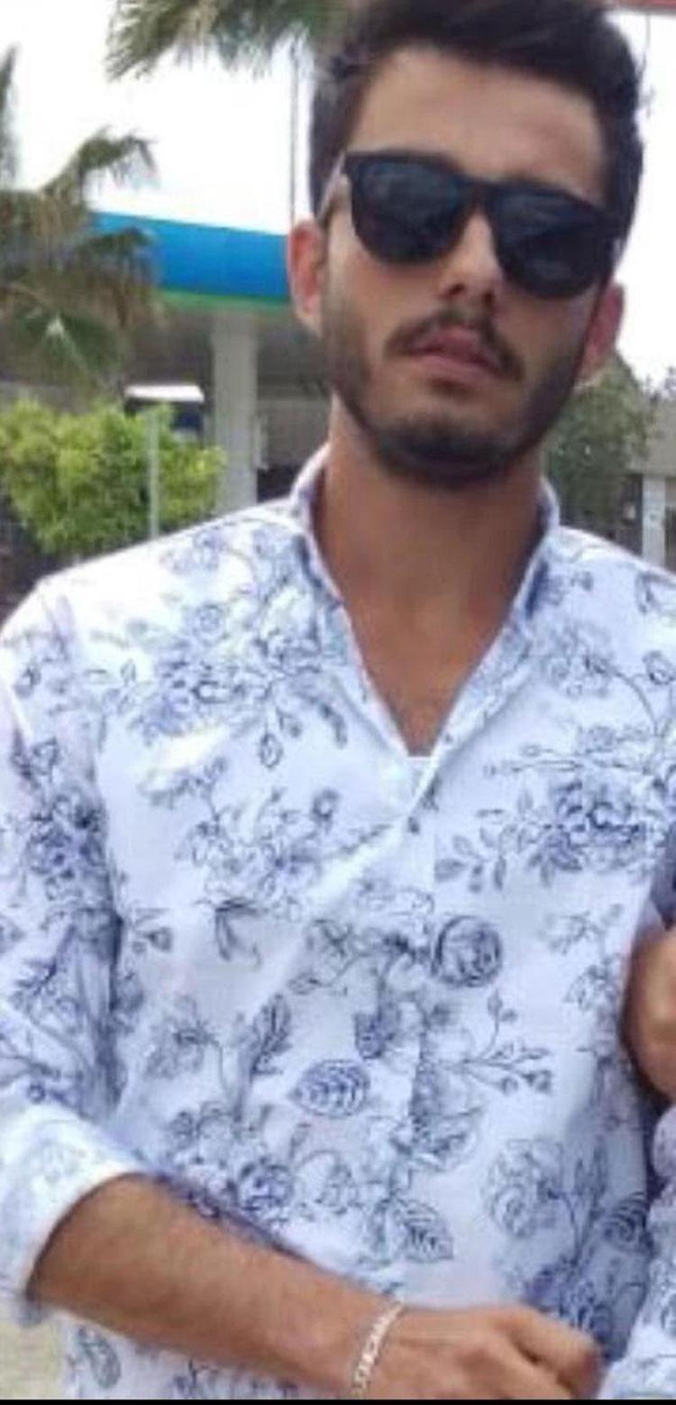 Babasının katilinin peşinden koşan oğlu da öldürüldü Eşini ve evladını kaybeden anne cenazede yıkıldı