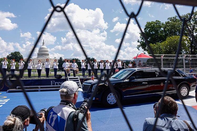 Washington sokaklarında bir ilk Trump çifti ‘Canavar’la piste çıktı