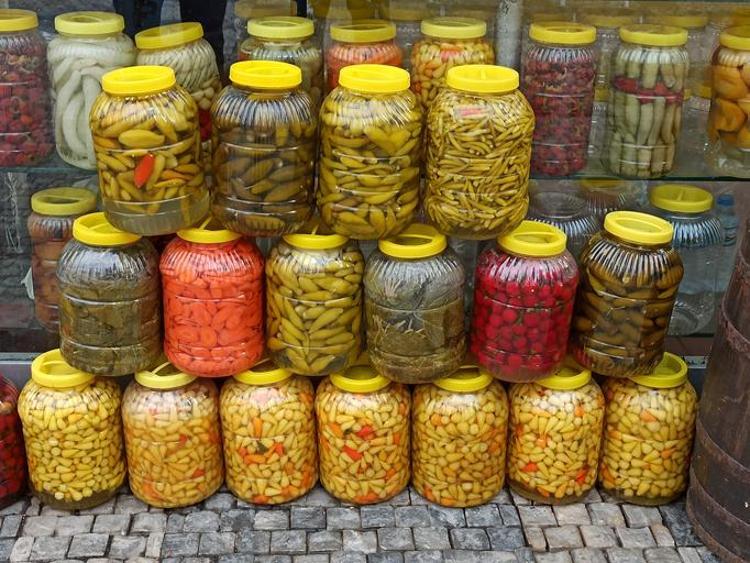 Turşusu yumuşayanlar bu sırrı bilmiyor: Kavanoza 3 tane atınca turşu kütür kütür oluyor, asla erimiyor