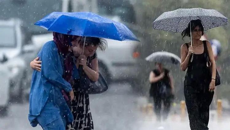 Meteoroloji ve AKOM peş peşe tarih verdi İstanbul’a sağanak ve sıcaklık düşüşü yolda