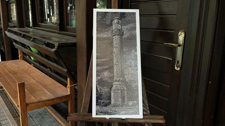 Hastalığı nedeniyle işini bıraktı, sosyal medyada gördüğü sanat hayatını değiştirdi Cam taşlarla harikalar yaratıyor